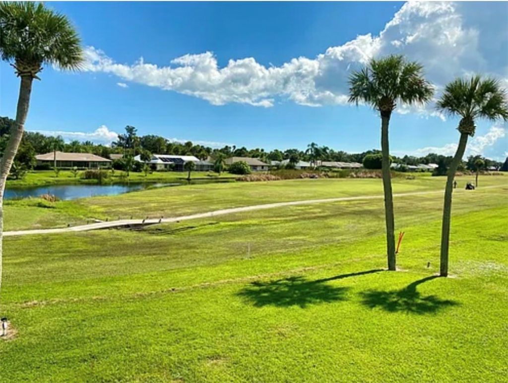 36 Pine Arbor Lane, Unit 202, Vero Beach, FL 32962 Photo