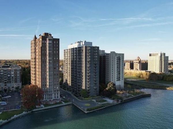 8200 Jefferson Avenue E, Detroit, MI 48214