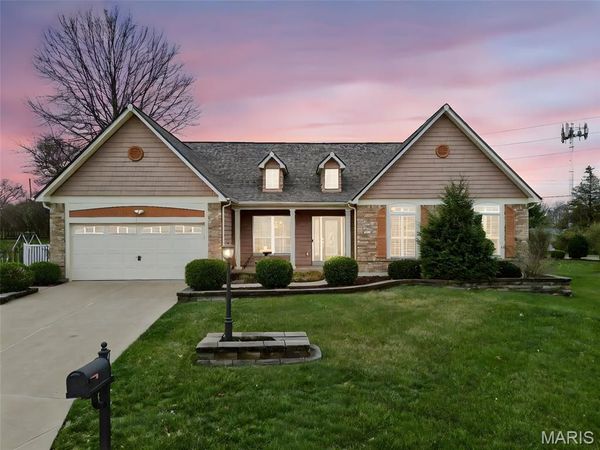 4 Haywood Court, St Charles, MO 63303