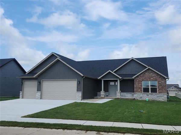308 George Bush Boulevard, Troy, IL 62294