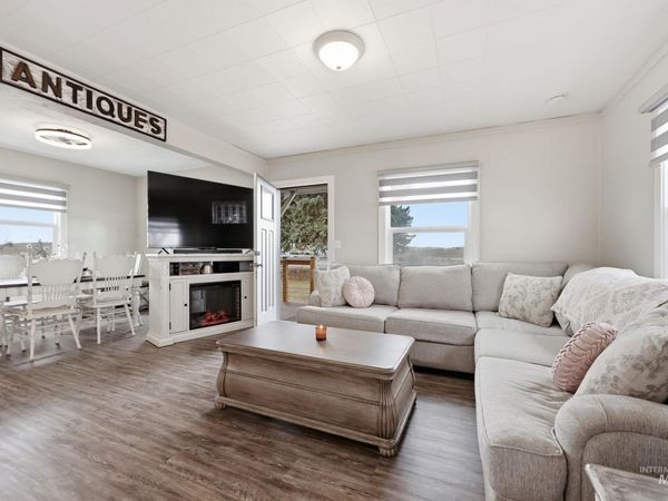 9762 Deer Flat Rd, Nampa, ID 83686