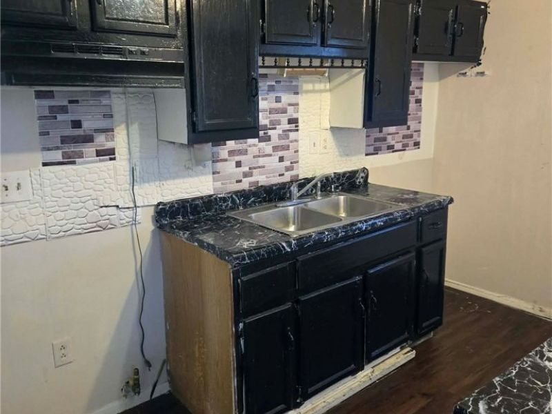 5636 Drake Avenue , Cleveland, OH 44127 Photo 9