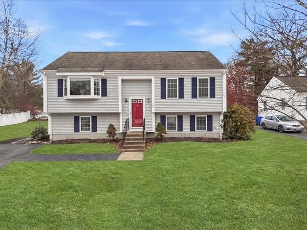 143 Morrison Rd, Taunton, MA 02718