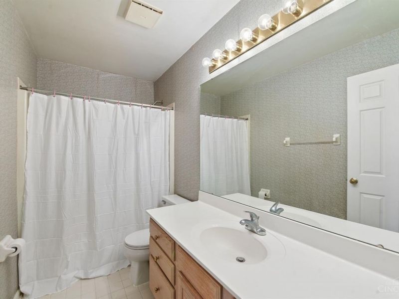 4467 Oakville Drive, Cincinnati, OH 45211 Photo 10