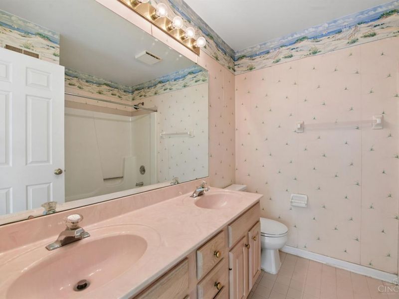 4467 Oakville Drive, Cincinnati, OH 45211 Photo 13