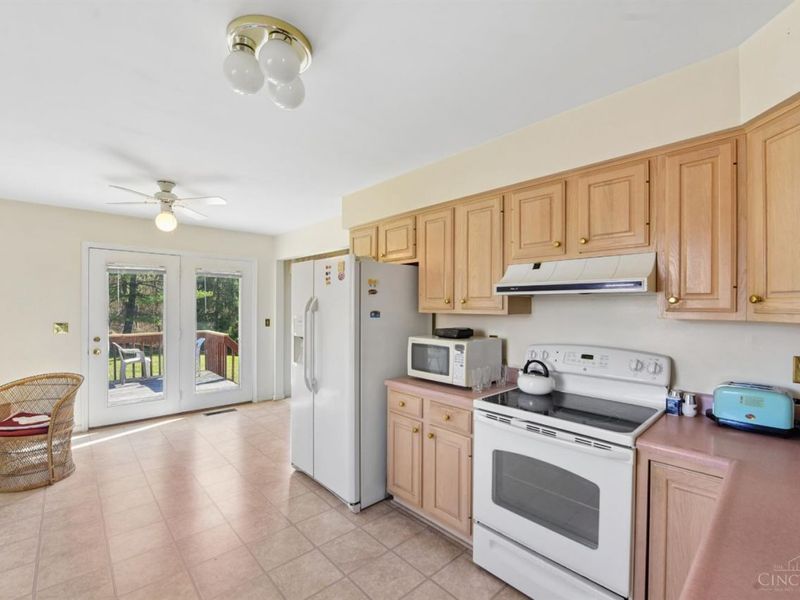 4467 Oakville Drive, Cincinnati, OH 45211 Photo 6