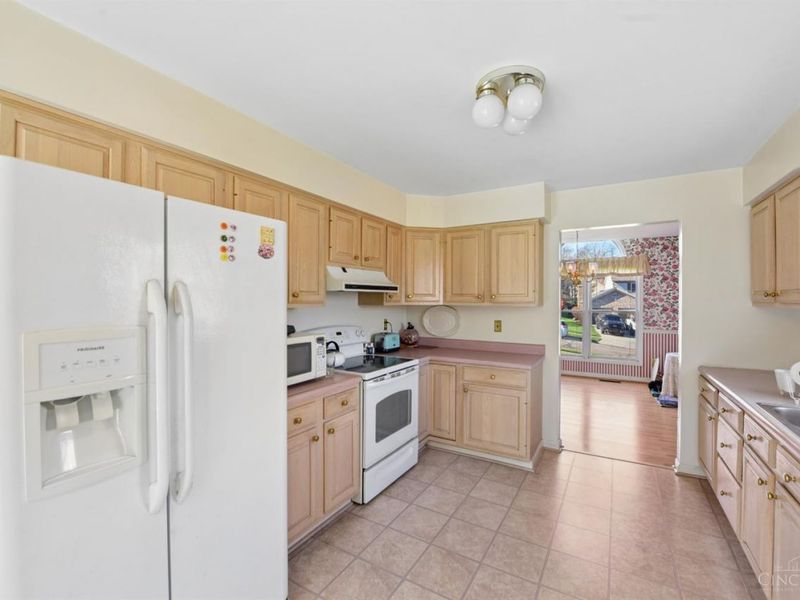 4467 Oakville Drive, Cincinnati, OH 45211 Photo 8