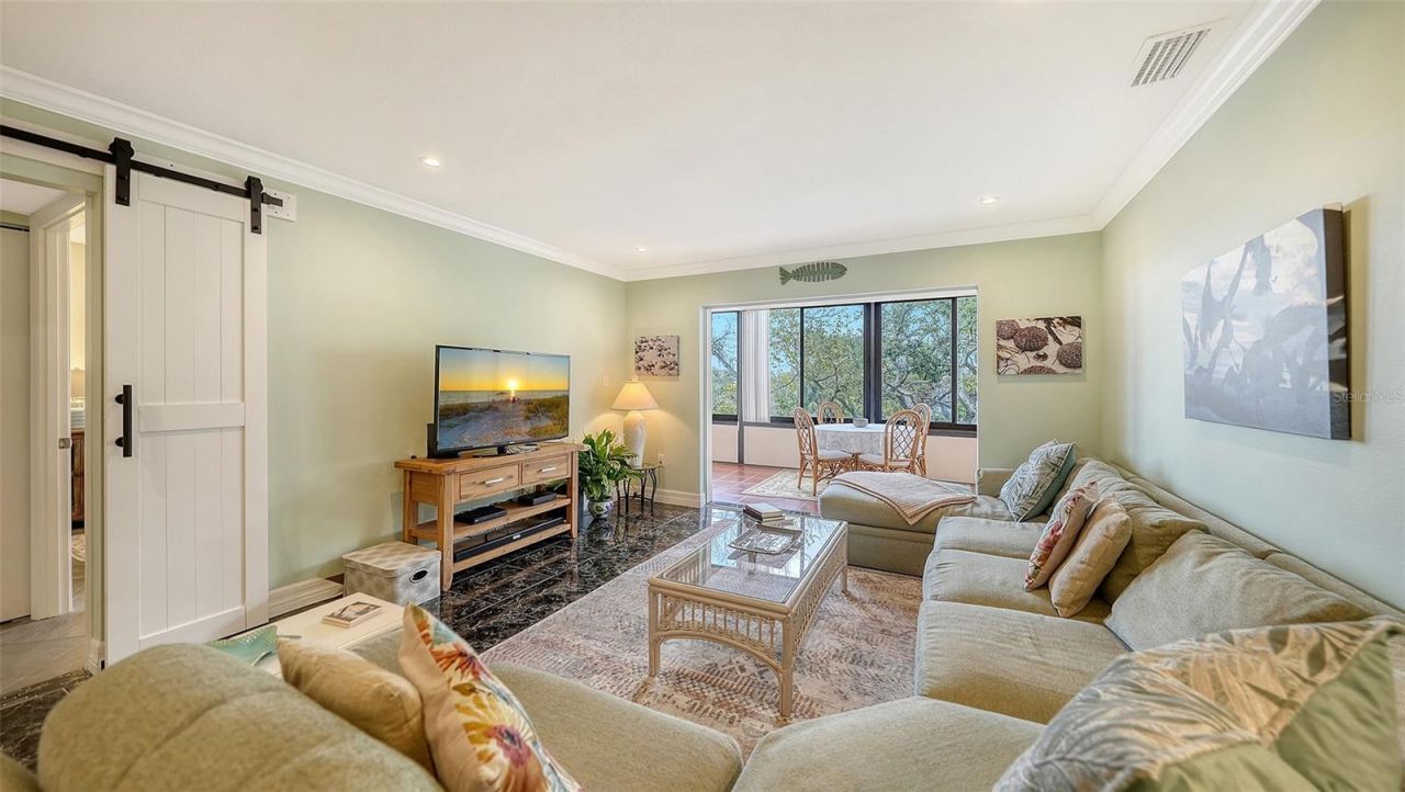 1200 East Peppertree Lane, Unit 302, Sarasota, FL 34242 Photo