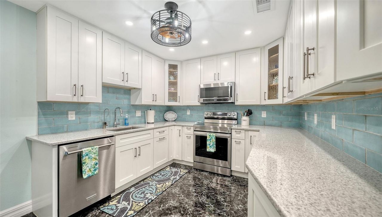 1200 East Peppertree Lane, Unit 302, Sarasota, FL 34242 Photo