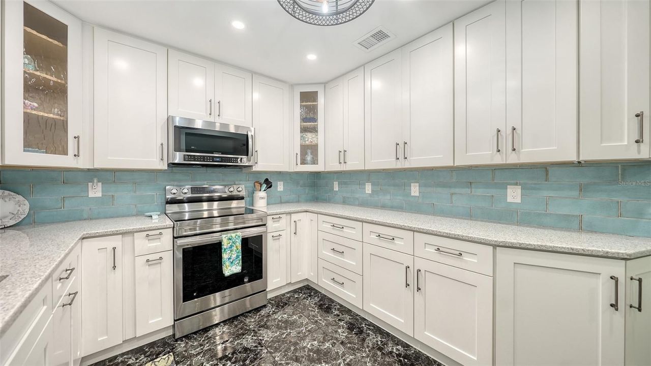 1200 East Peppertree Lane, Unit 302, Sarasota, FL 34242 Photo