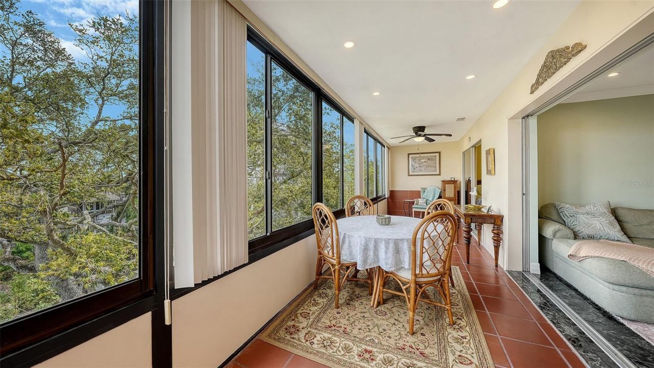 1200 East Peppertree Lane, Unit 302, Sarasota, FL 34242 Photo