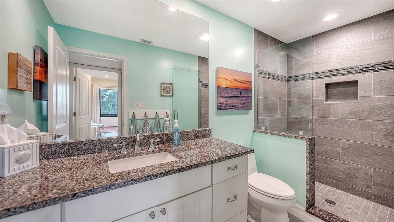 1200 East Peppertree Lane, Unit 302, Sarasota, FL 34242 Photo