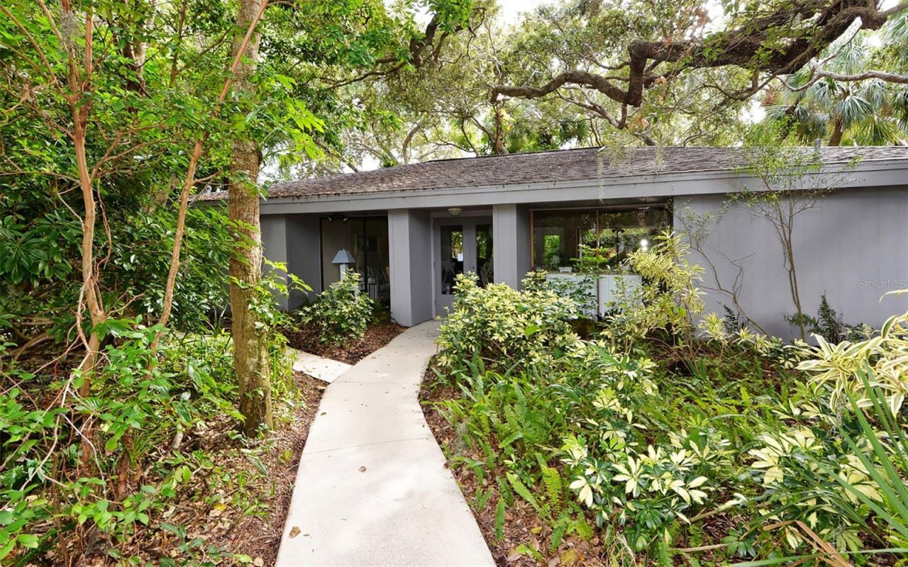 1200 East Peppertree Lane, Unit 302, Sarasota, FL 34242 Photo