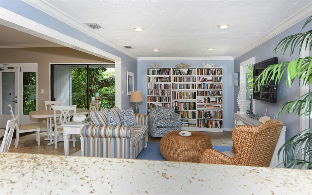 1200 East Peppertree Lane, Unit 302, Sarasota, FL 34242 Photo