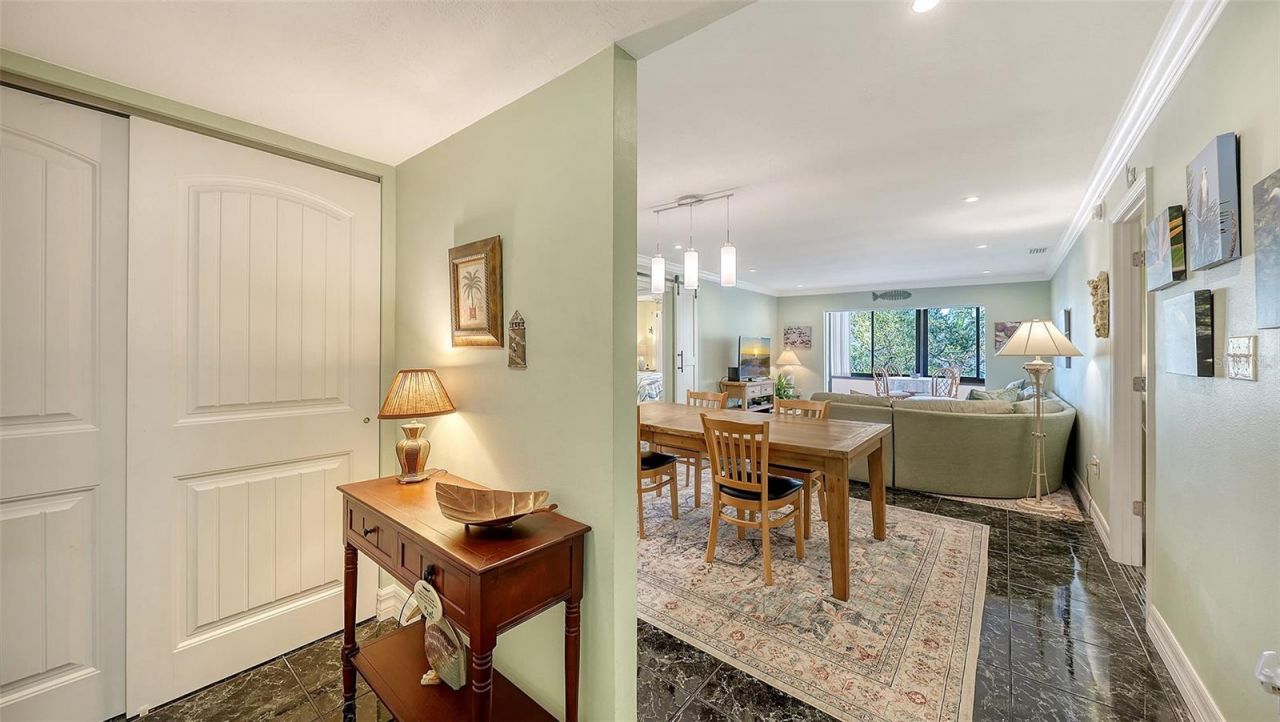 1200 East Peppertree Lane, Unit 302, Sarasota, FL 34242 Photo