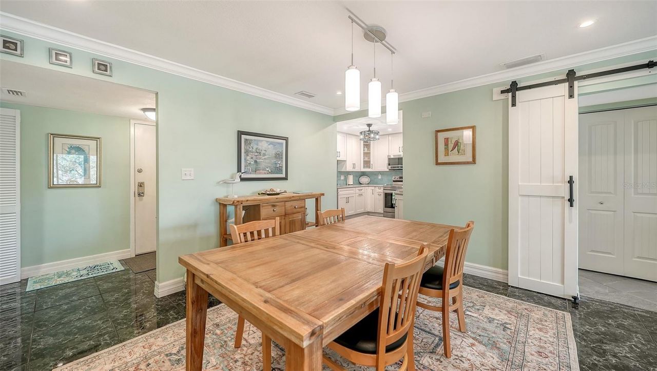 1200 East Peppertree Lane, Unit 302, Sarasota, FL 34242 Photo