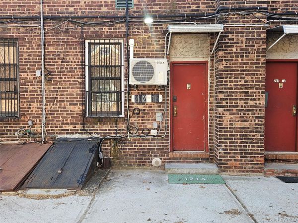 202-15 Hollis Avenue , Unit R, Saint Albans, NY 11412