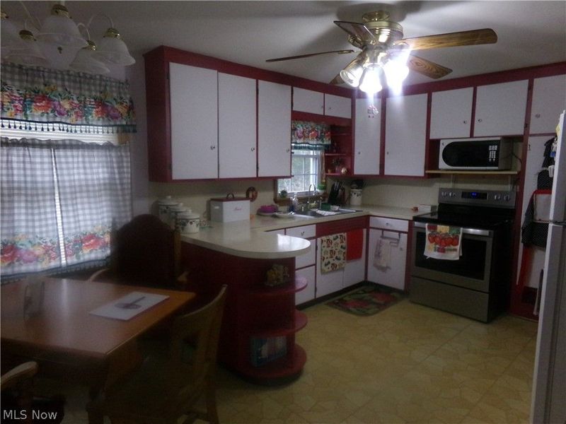 213 W Stewart Avenue, West Lafayette, OH 43845 Photo 7