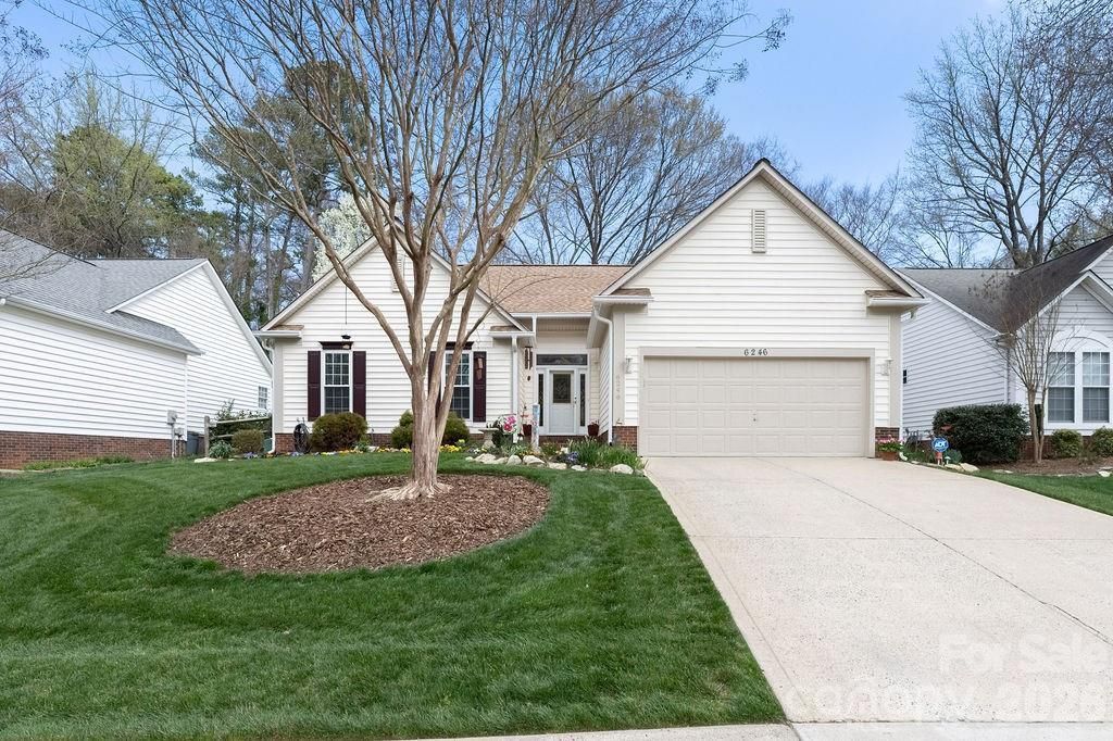 6246 Skyline Drive, Charlotte, NC 28269 Main Photo