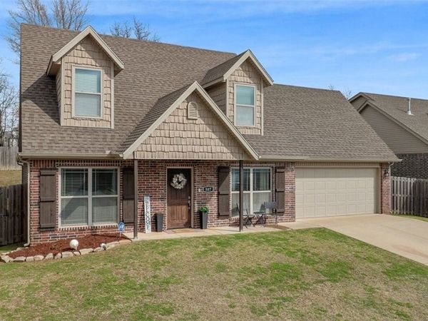 507 W Laurel Avenue , Rogers, AR 72758