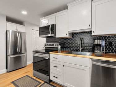 555 Calef Road, Unit 4, Manchester, NH 03103