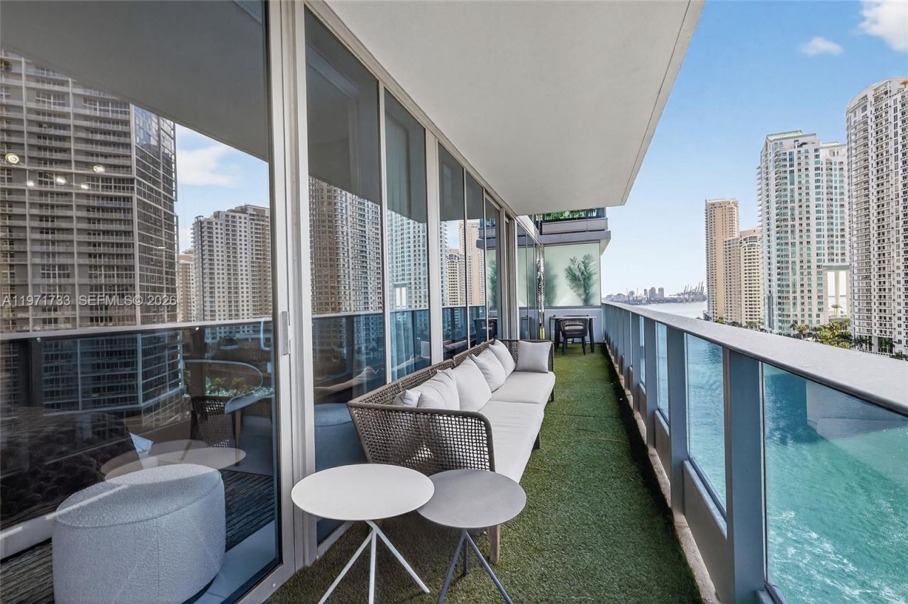 200 Biscayne Boulevard Way, Unit 1108, Miami, FL 33131 Photo