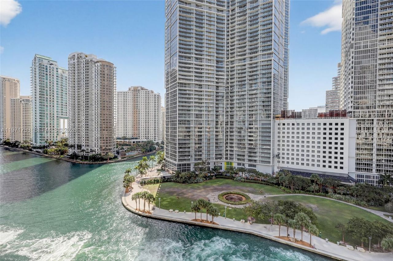 200 Biscayne Boulevard Way, Unit 1108, Miami, FL 33131 Photo