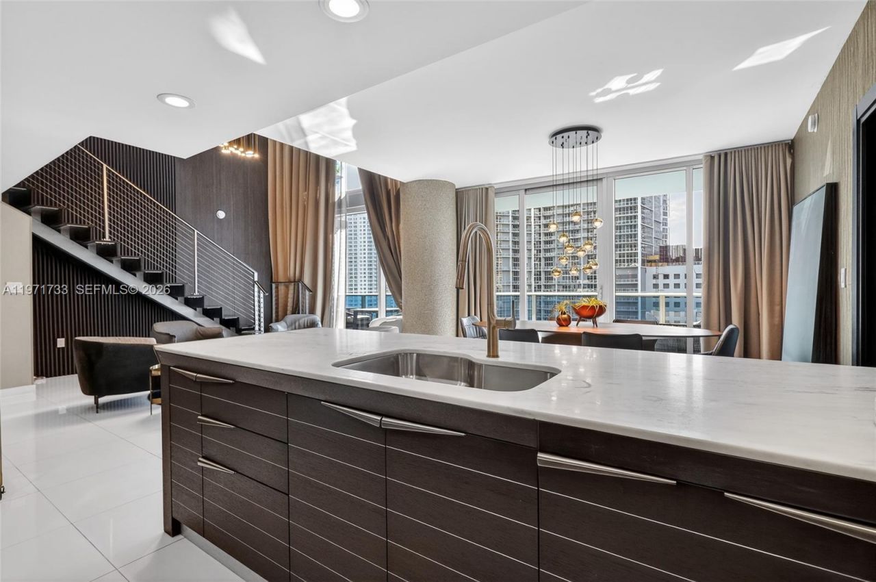 200 Biscayne Boulevard Way, Unit 1108, Miami, FL 33131 Photo
