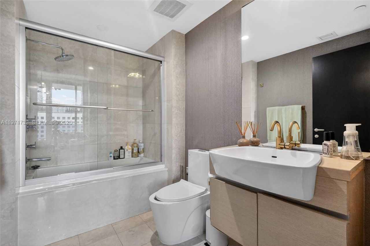 200 Biscayne Boulevard Way, Unit 1108, Miami, FL 33131 Photo