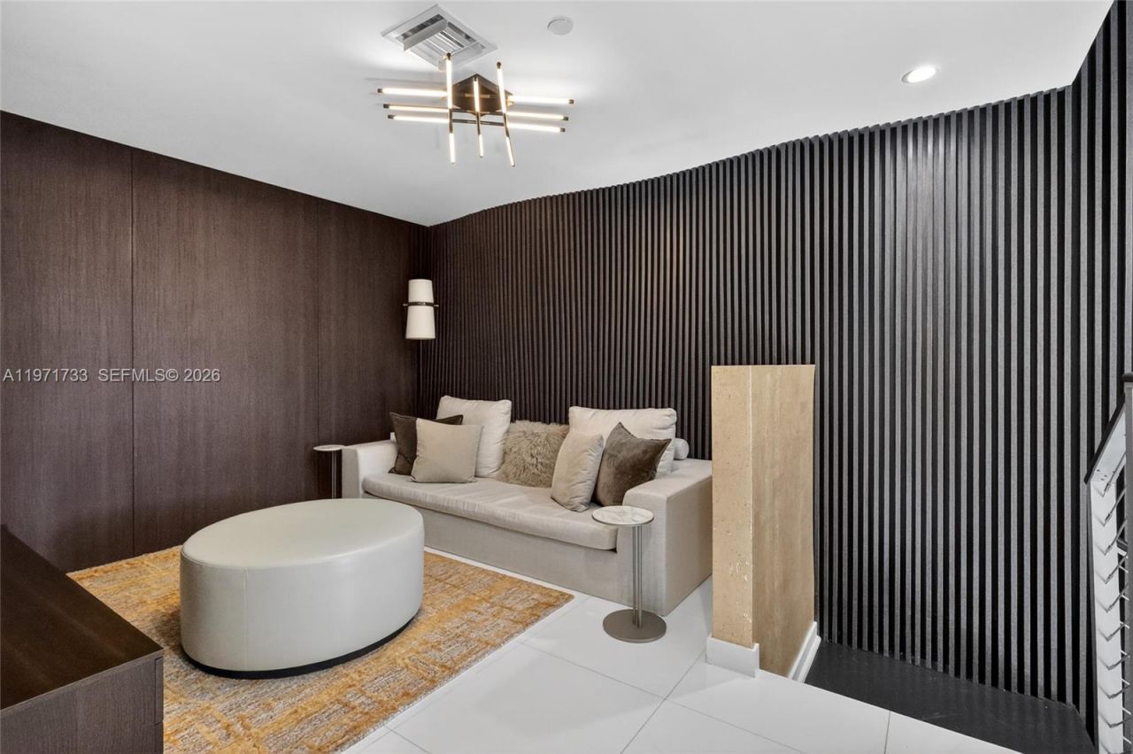 200 Biscayne Boulevard Way, Unit 1108, Miami, FL 33131 Photo
