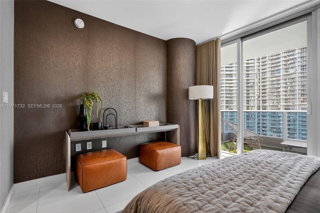 200 Biscayne Boulevard Way, Unit 1108, Miami, FL 33131 Photo