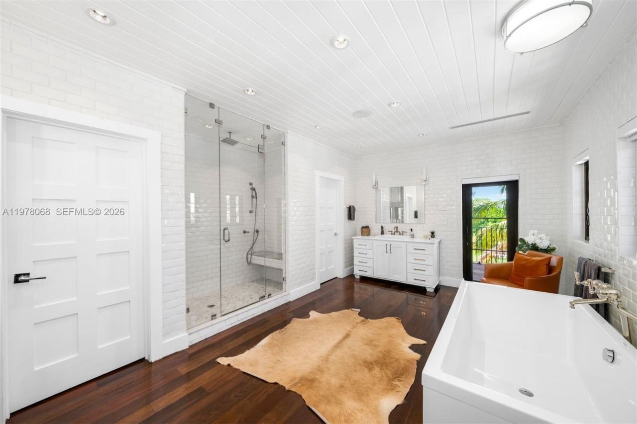 1201 NE 83rd St, Miami, FL 33138 Photo