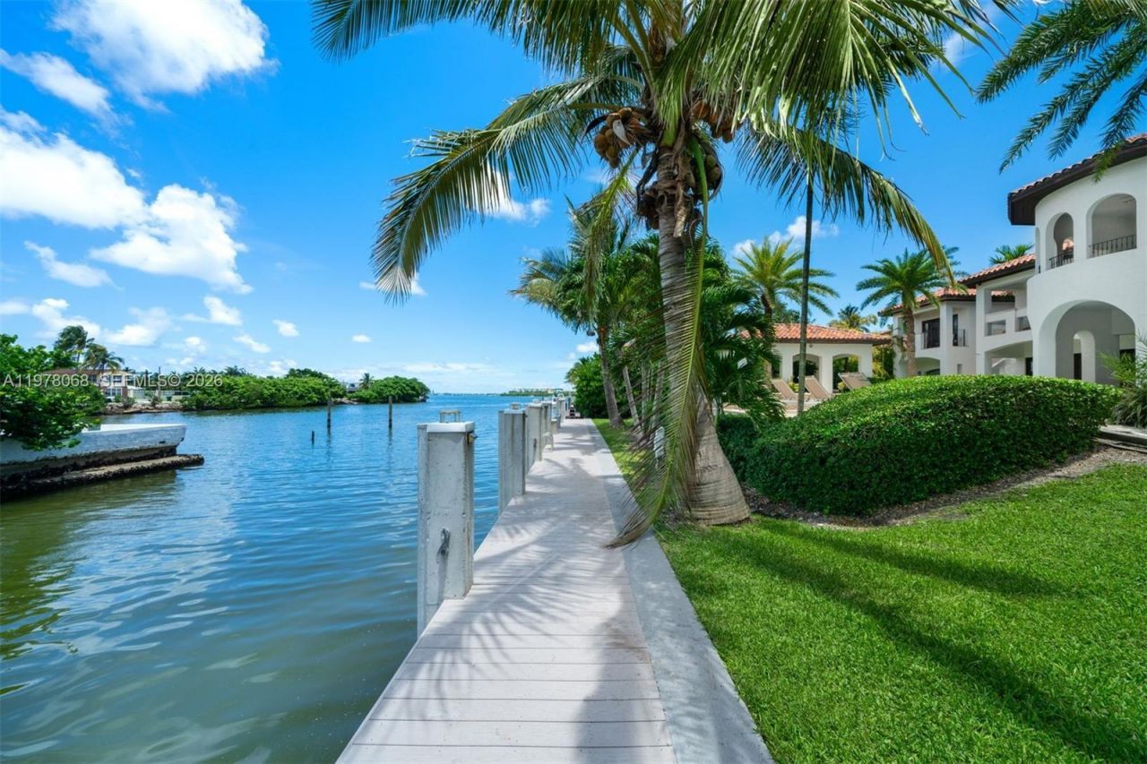 1201 NE 83rd St, Miami, FL 33138 Photo