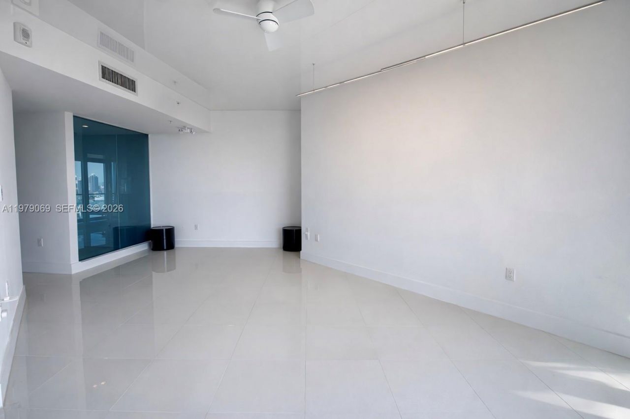 2155 Washington Ct, Unit 606, Miami Beach, FL 33139 Photo