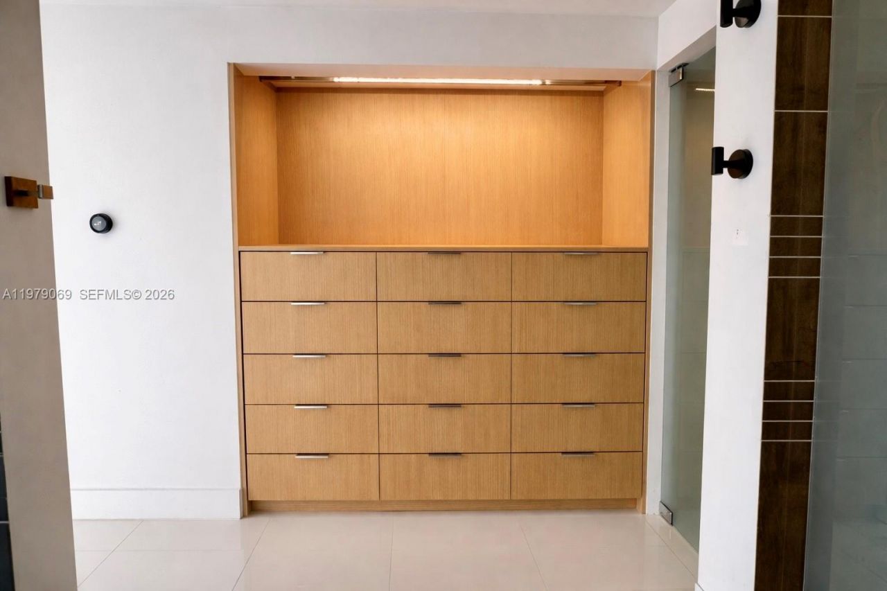 2155 Washington Ct, Unit 606, Miami Beach, FL 33139 Photo