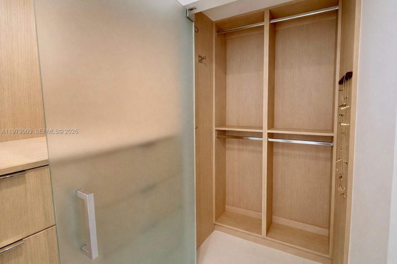 2155 Washington Ct, Unit 606, Miami Beach, FL 33139 Photo