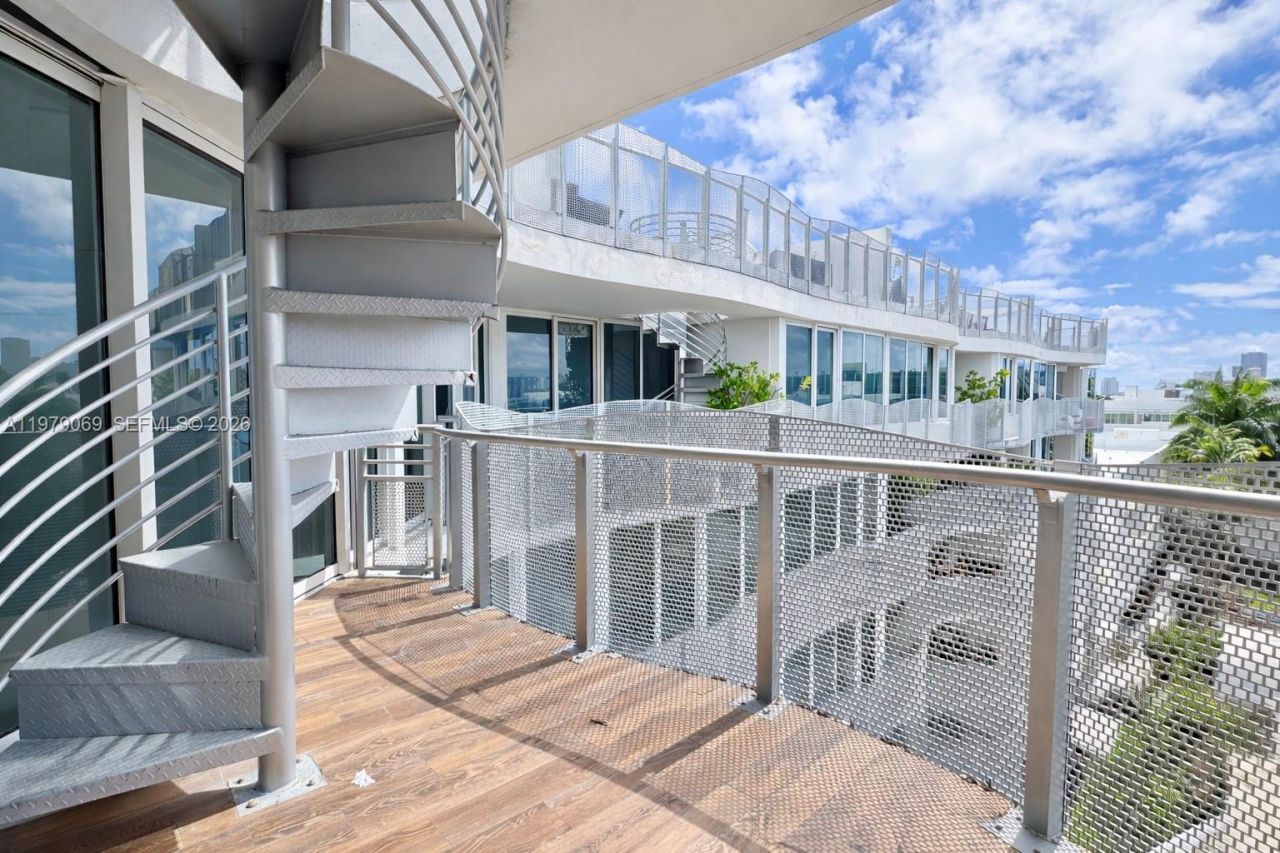 2155 Washington Ct, Unit 606, Miami Beach, FL 33139 Photo