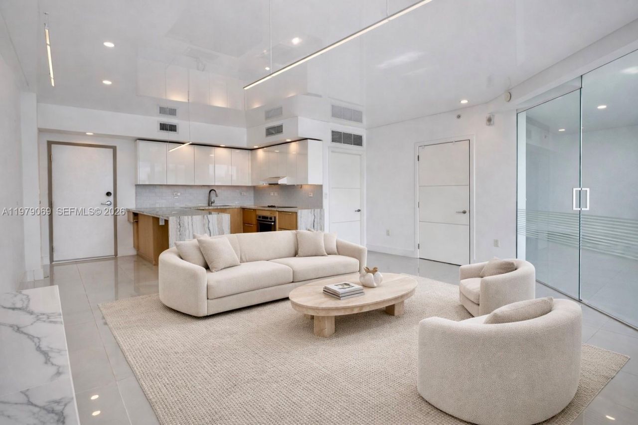 2155 Washington Ct, Unit 606, Miami Beach, FL 33139 Photo