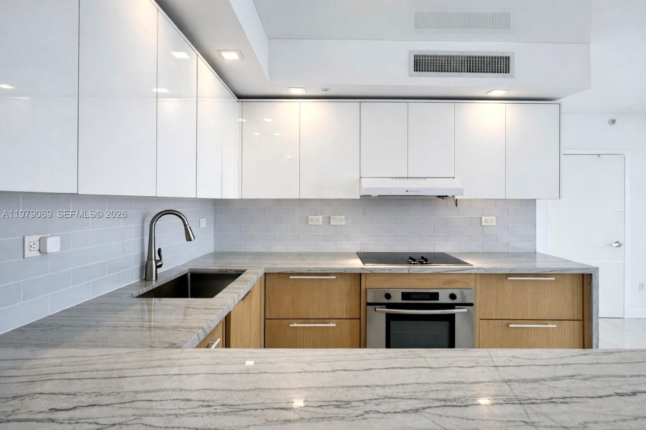 2155 Washington Ct, Unit 606, Miami Beach, FL 33139 Photo