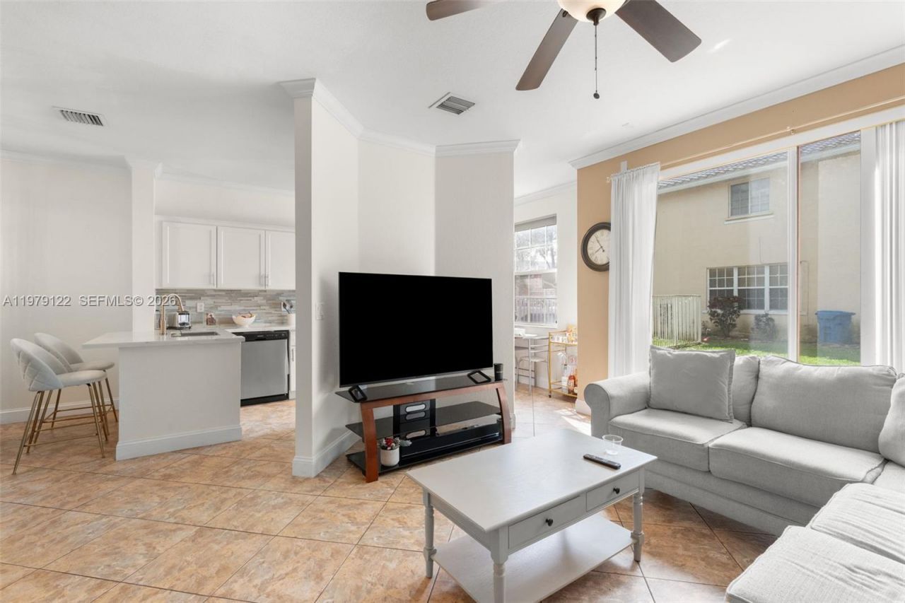 3811 NW 91st Ter , Sunrise, FL 33351 Photo