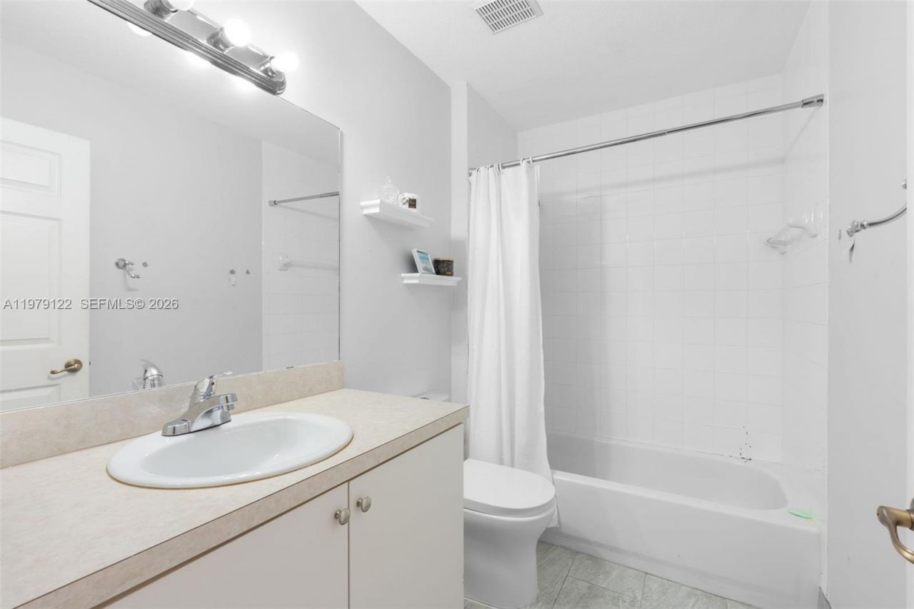 3811 NW 91st Ter , Sunrise, FL 33351 Photo