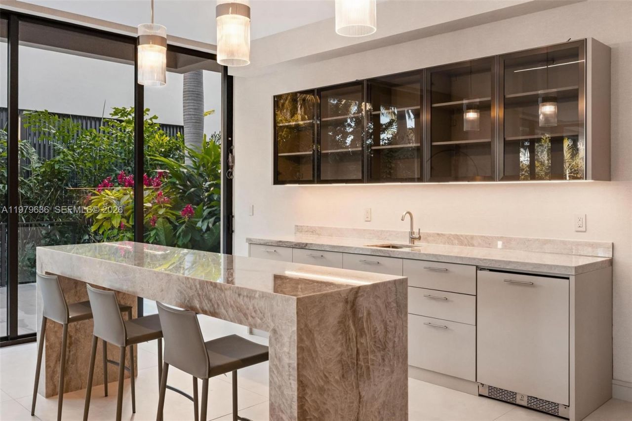 723 NE 77th St , Miami, FL 33138 Photo