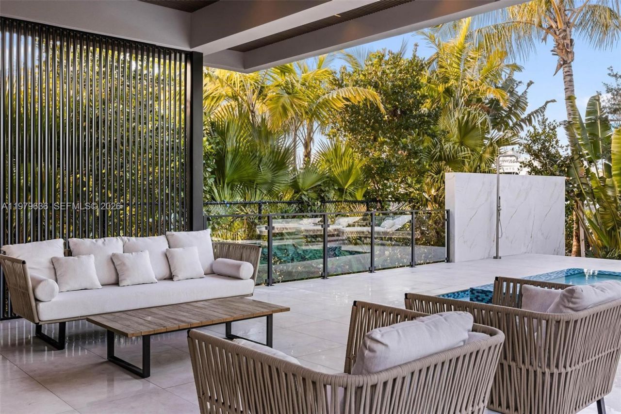 723 NE 77th St , Miami, FL 33138 Photo