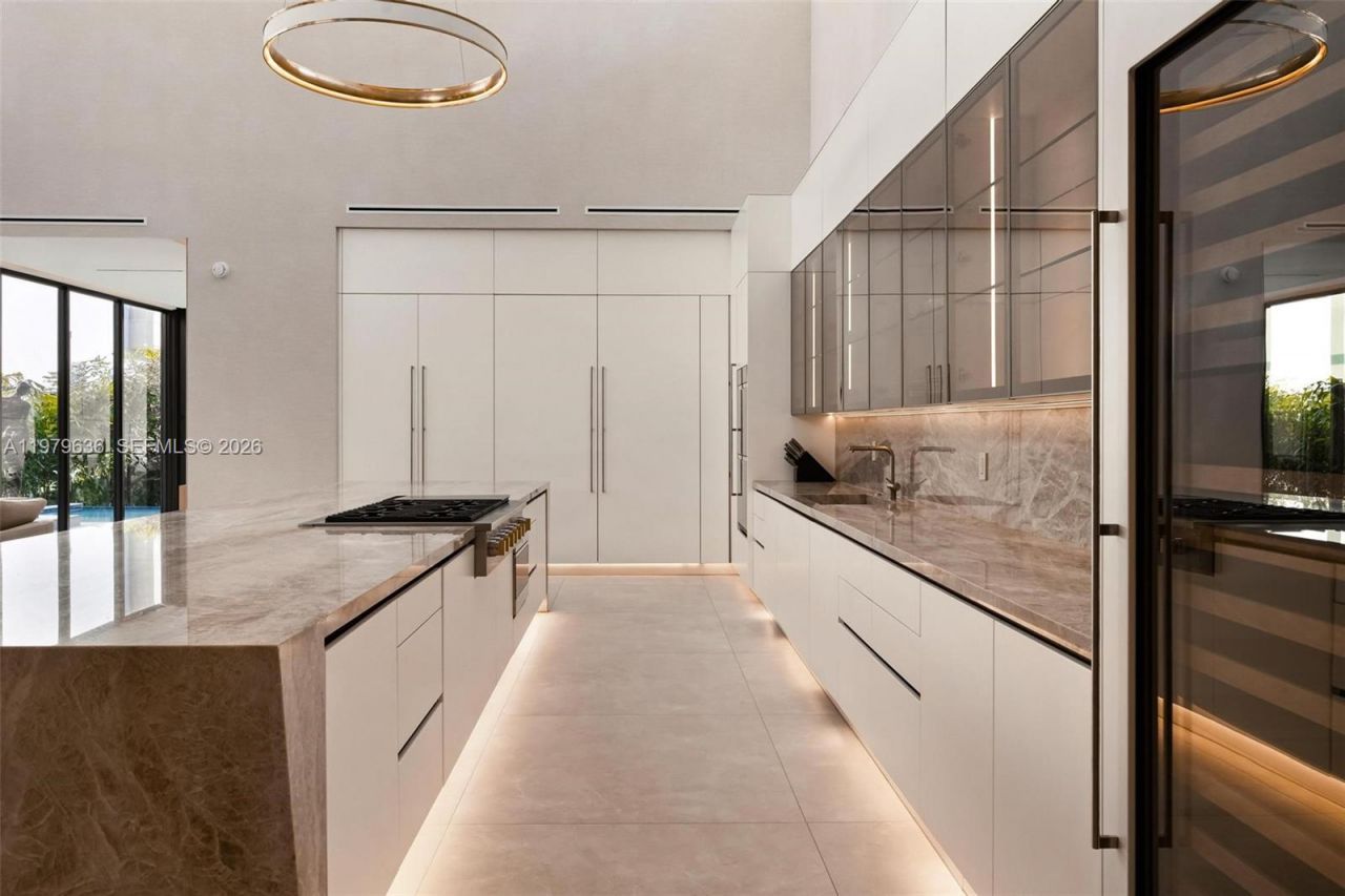 723 NE 77th St , Miami, FL 33138 Photo