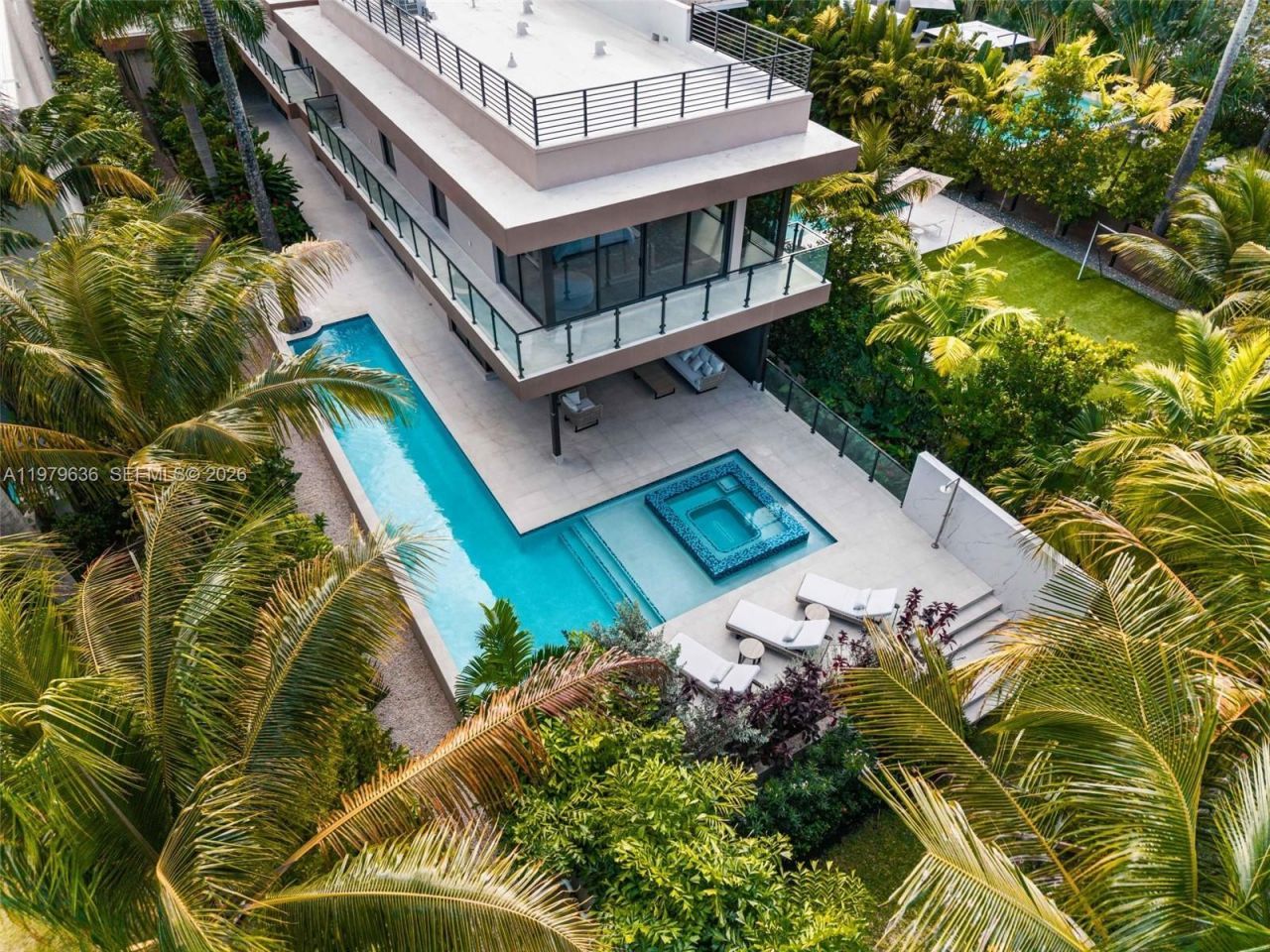 723 NE 77th St , Miami, FL 33138 Photo