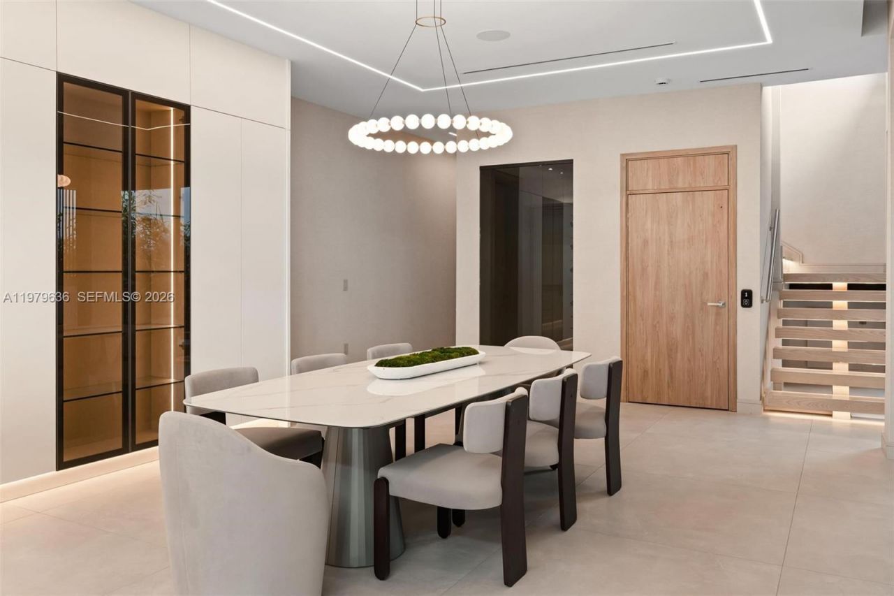 723 NE 77th St , Miami, FL 33138 Photo