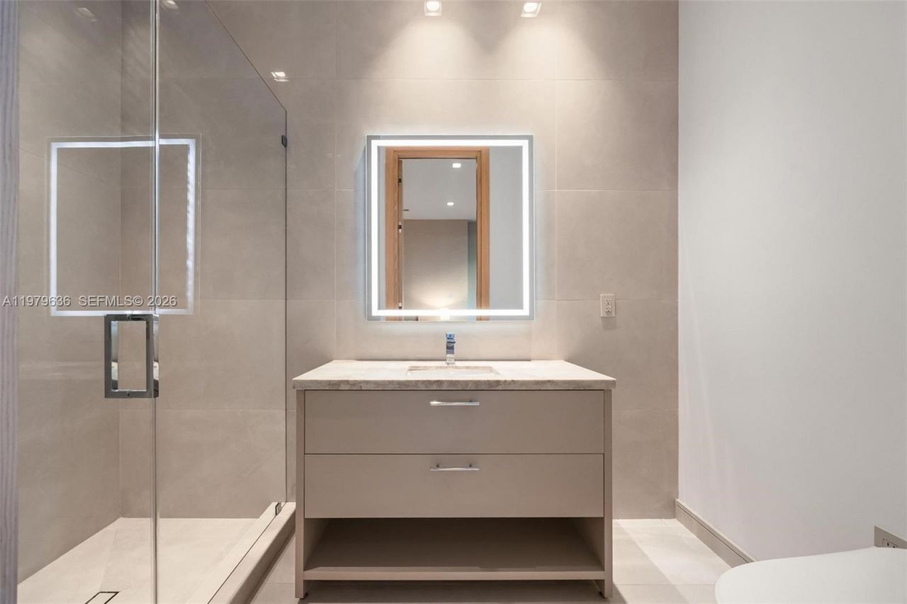 723 NE 77th St , Miami, FL 33138 Photo