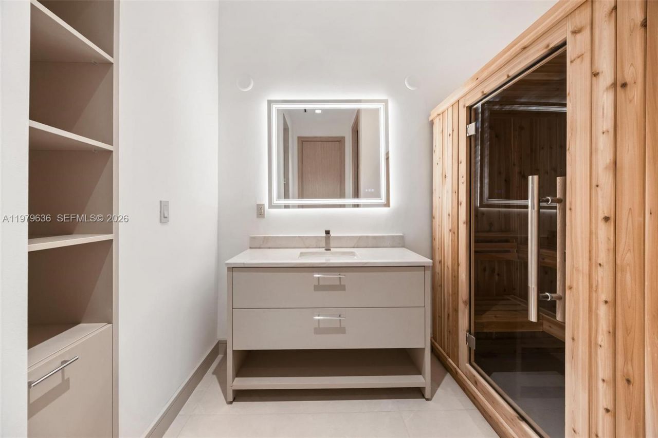 723 NE 77th St , Miami, FL 33138 Photo