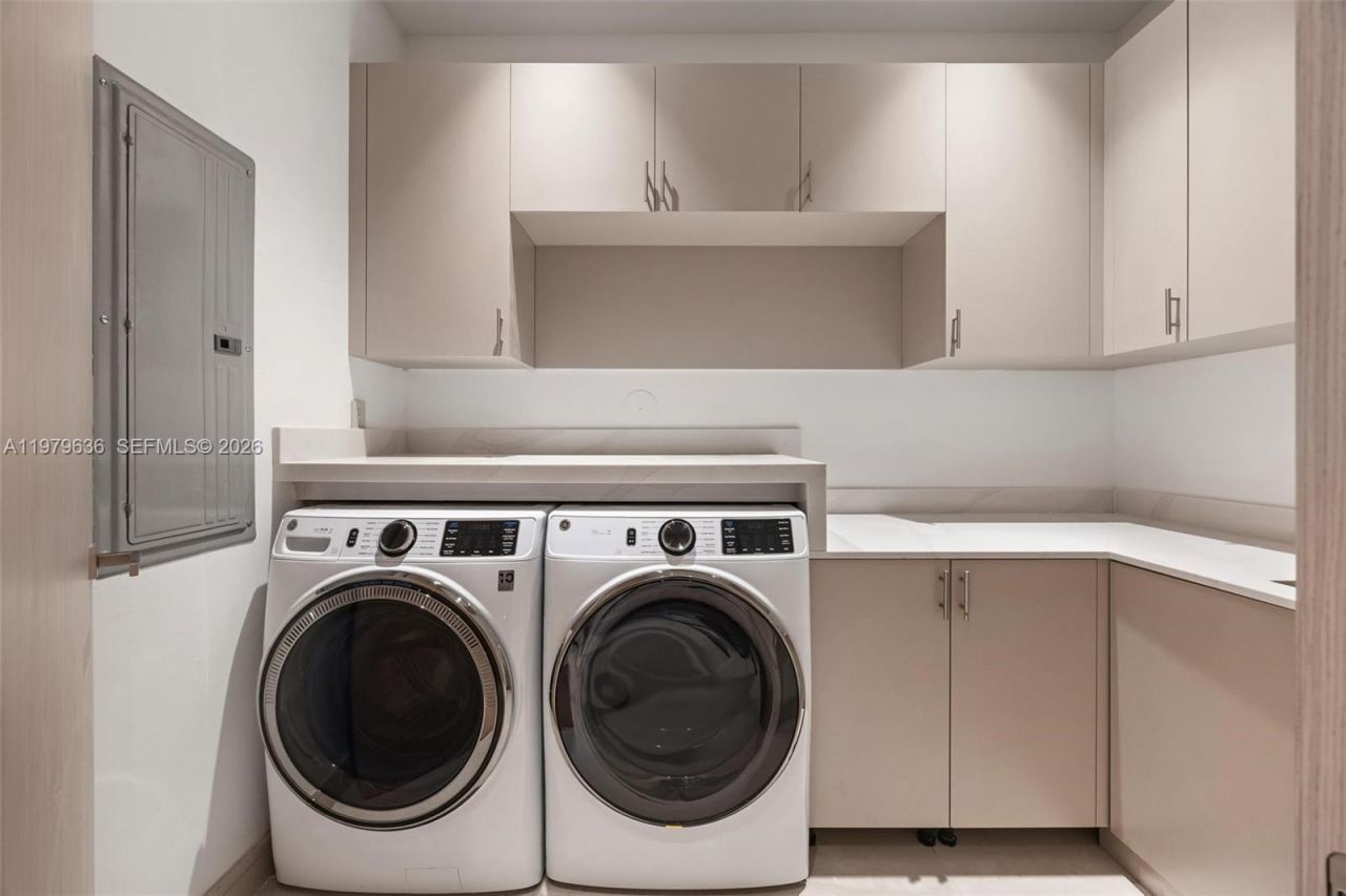 723 NE 77th St , Miami, FL 33138 Photo