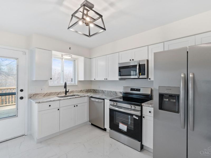 332 Lux Avenue, Springfield Twp., OH 45216 Photo 8